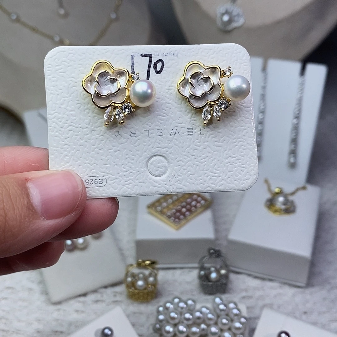 淡水珍珠银S925镶嵌耳饰