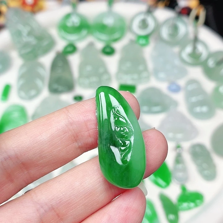 翡翠未镶嵌颈饰缅甸天然A货翡翠