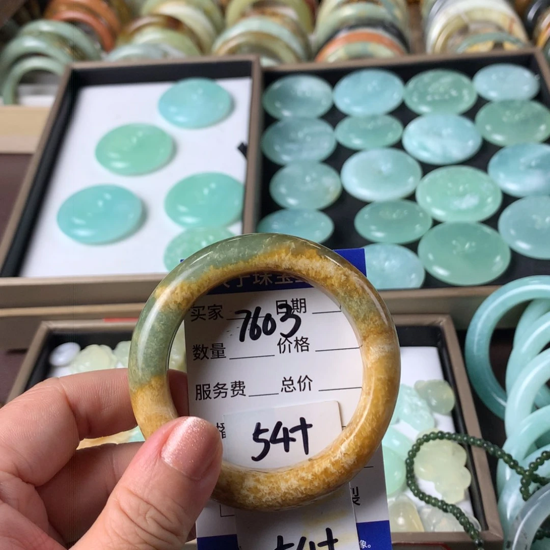 蛇纹石玉手镯未镶嵌7603