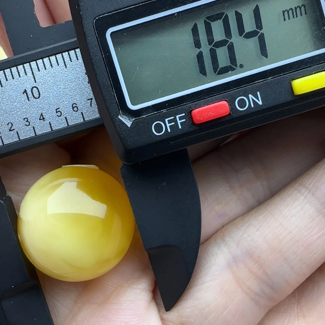 蜜蜡未镶嵌裸石微瑕溶洞圆珠