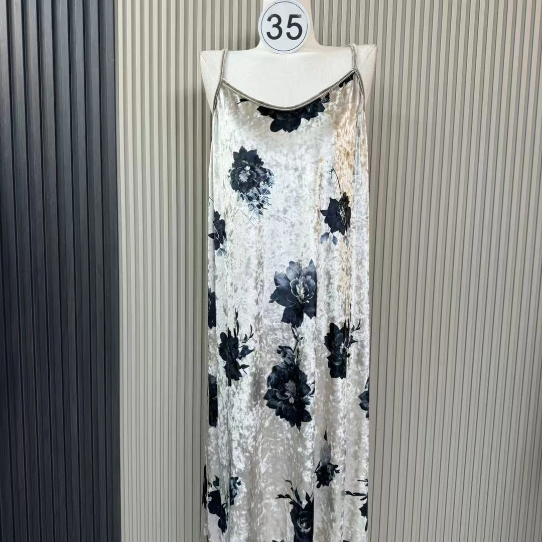 35-秋冬季新款金丝绒连衣裙大码女装