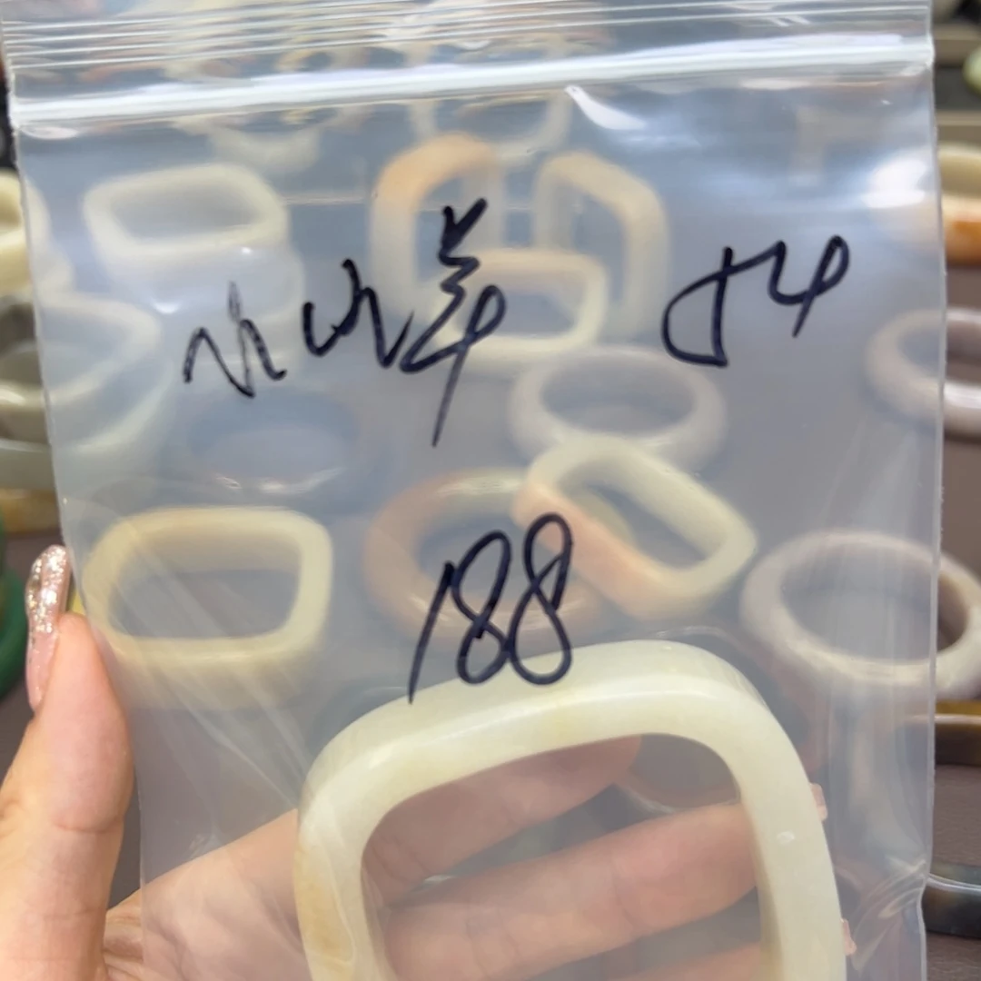 石英质玉手镯未镶嵌小****头