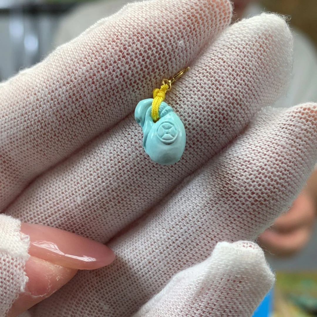 绿松石未镶嵌挂件