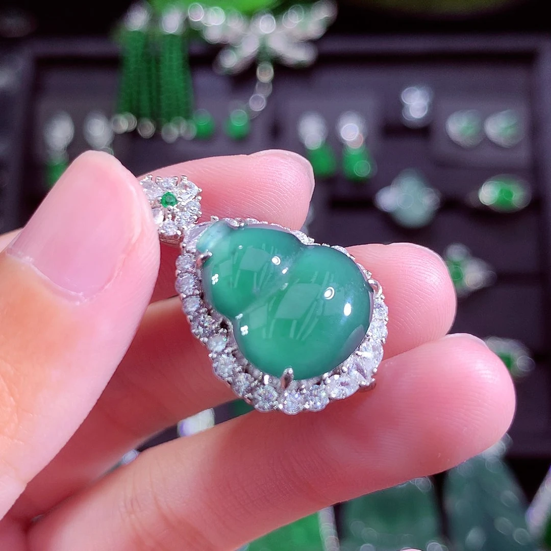 颈饰未镶嵌翡翠天然