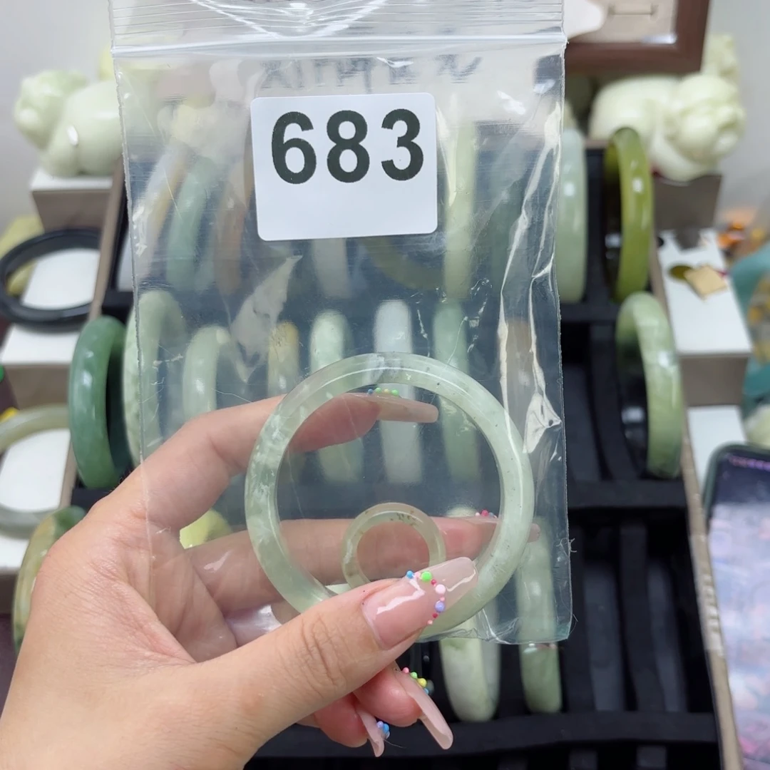 蛇纹石玉未镶嵌手镯自****己