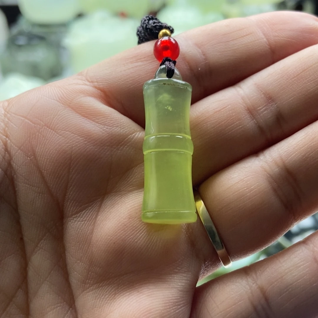 蛇纹石玉未镶嵌挂件