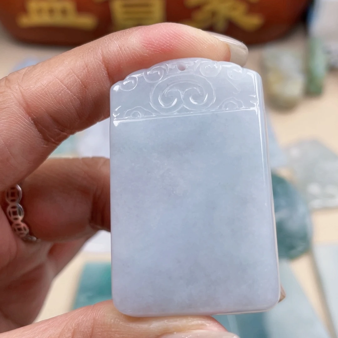 翡翠未镶嵌颈饰无事牌