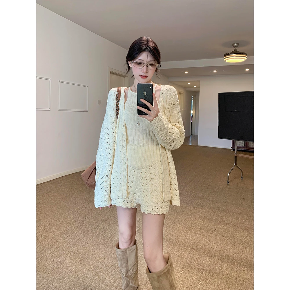 韩系温柔百搭镂空米白色毛衣外套女春秋外搭针织开衫慵懒宽松上衣