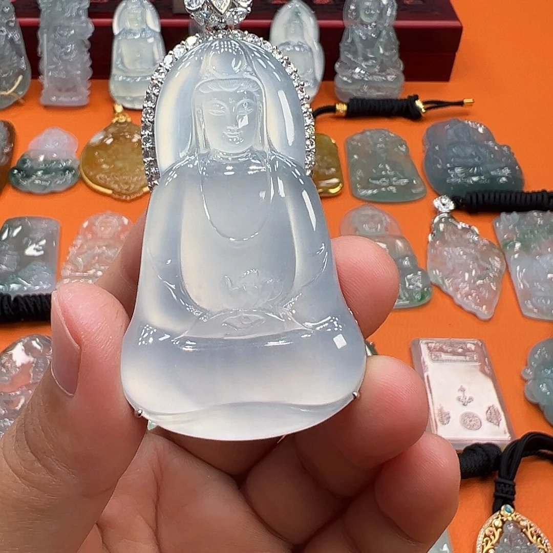 翡翠18K金镶嵌颈饰高冰茅台白素衣观音