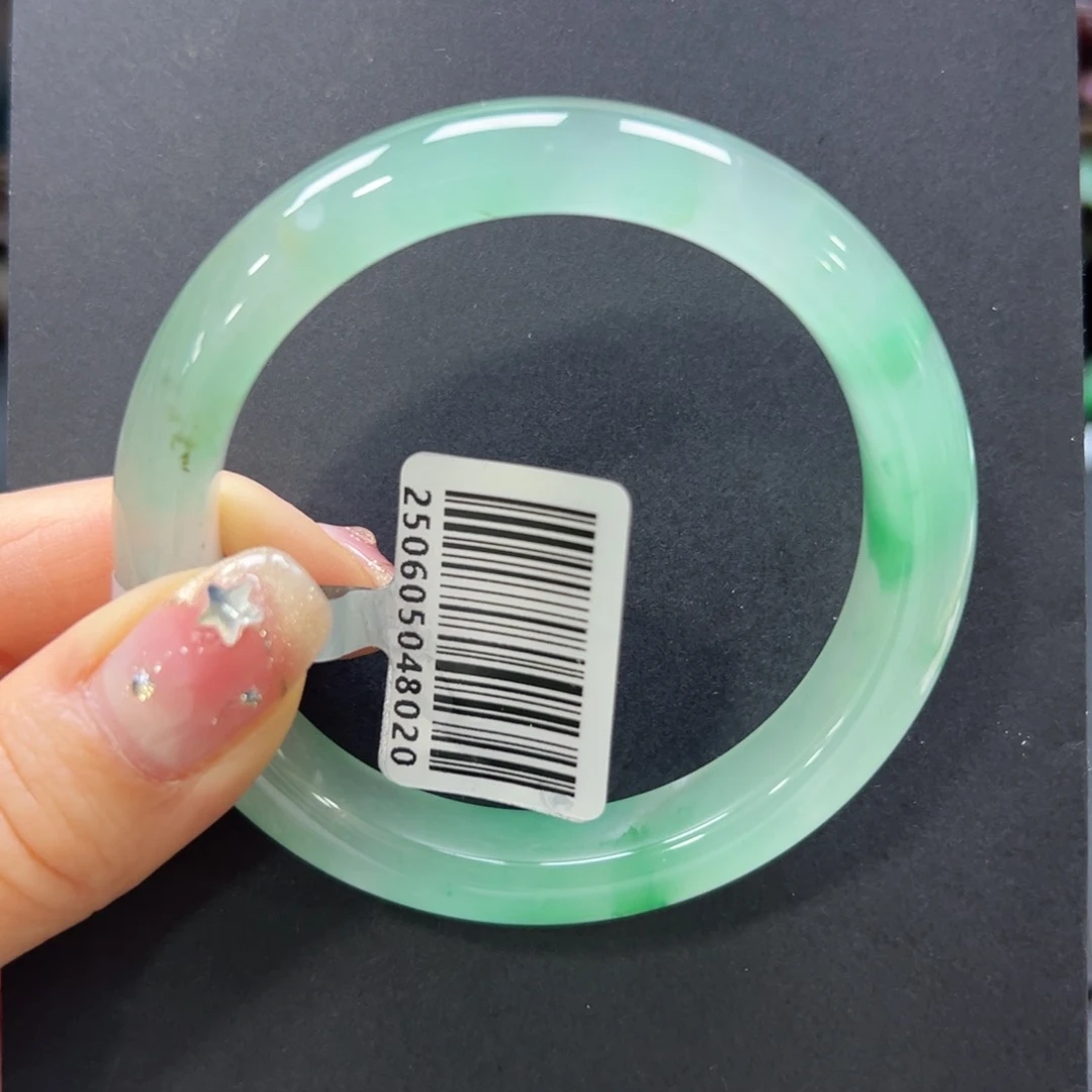 石英质玉手镯未镶嵌c****5