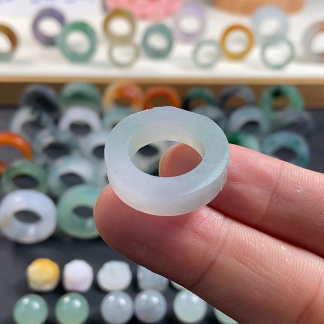 定制翡翠未镶嵌晴色