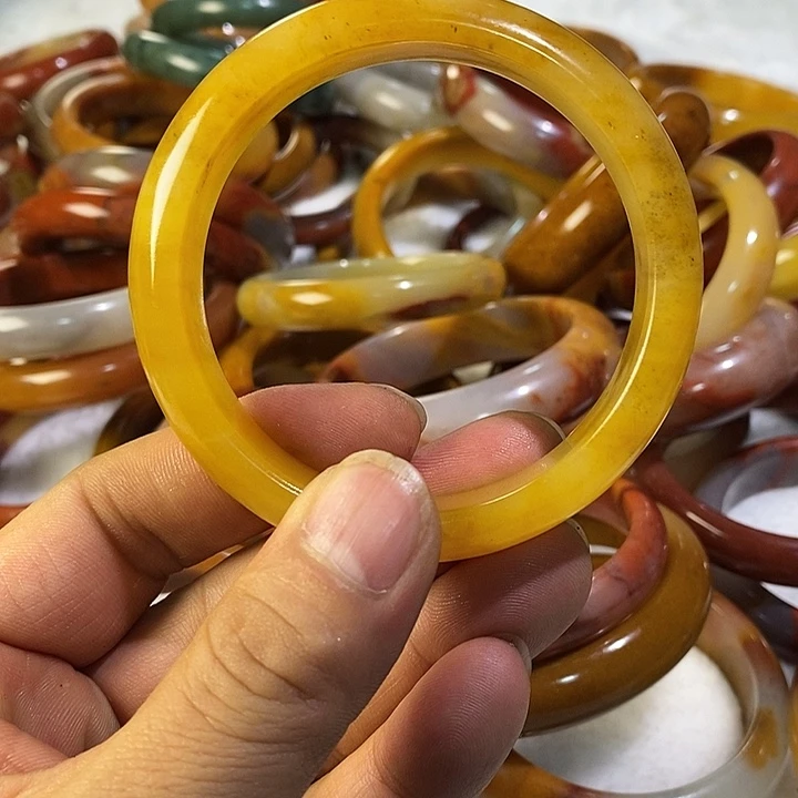 石英质玉（黄龙玉）未镶嵌手镯60