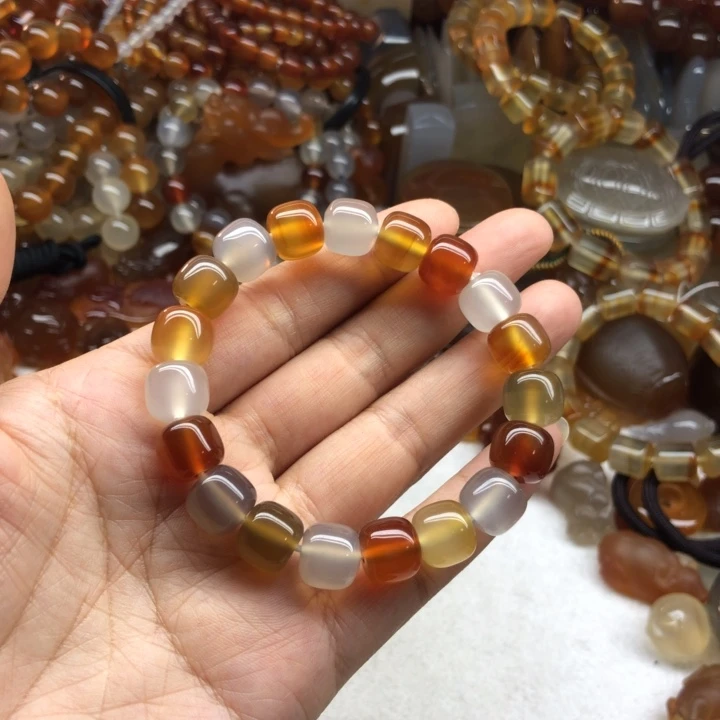 乘***阳玛瑙/玉髓手链未镶嵌