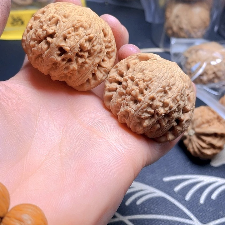 文玩核桃吊坠泥鳅背45尺