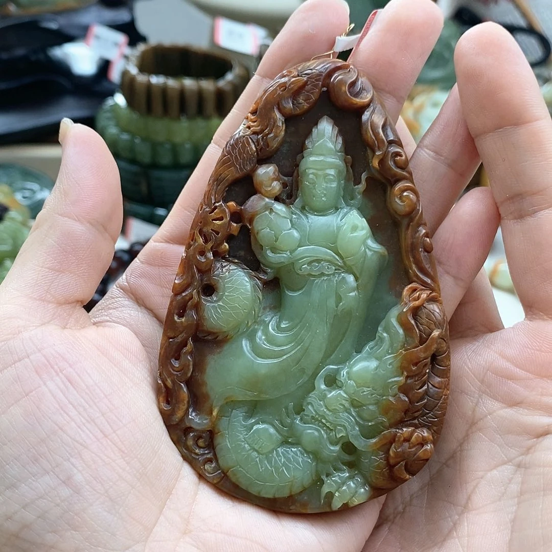 透闪石质玉未镶嵌颈饰我**我