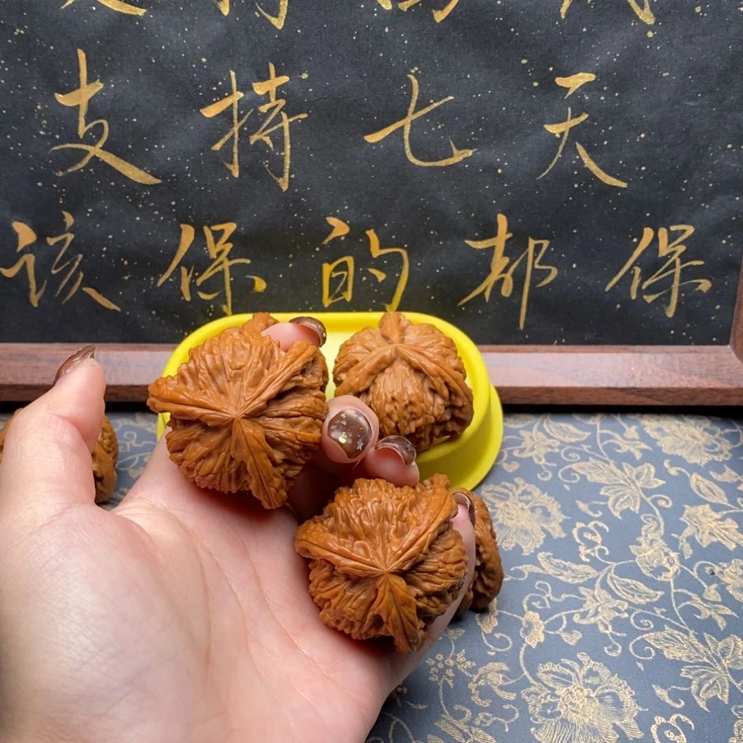 吊坠文玩核桃欲白狮子