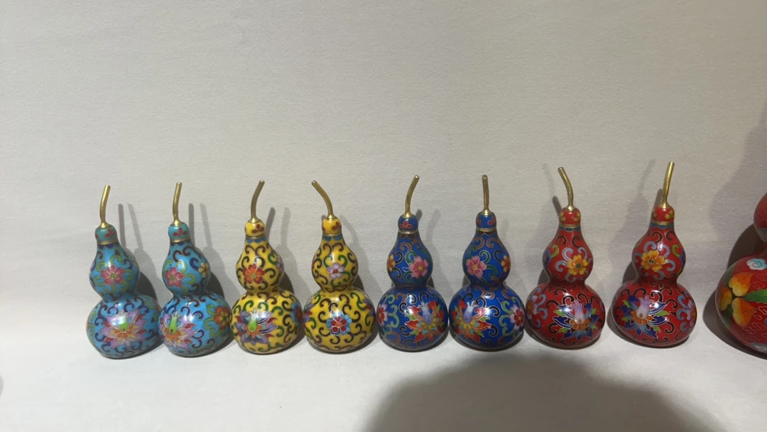 现代掐丝珐琅工艺小葫芦（高约15厘米）