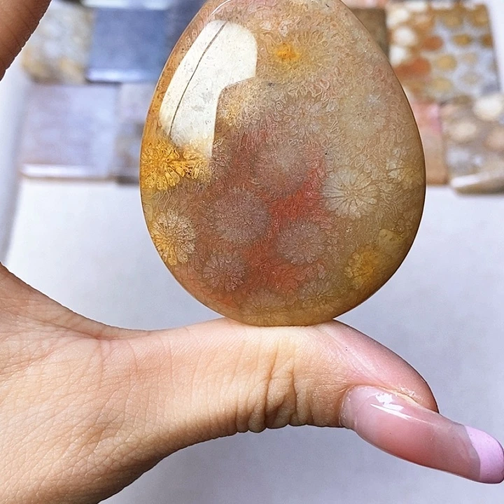 硅化玉颈饰合金当***袭