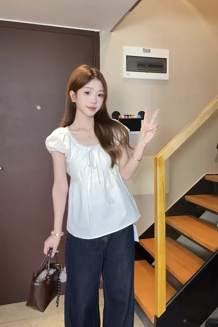 小鱼专属法式蕾丝边圆领衬衫女夏气质时尚洋气泡泡短袖娃娃衫上衣