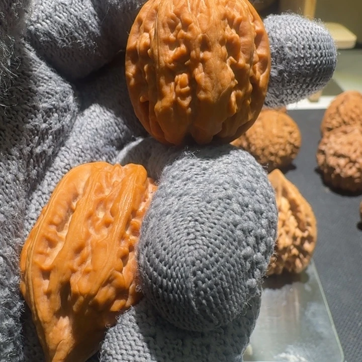 H***.把件文玩核桃瓷瓶鸭嘴