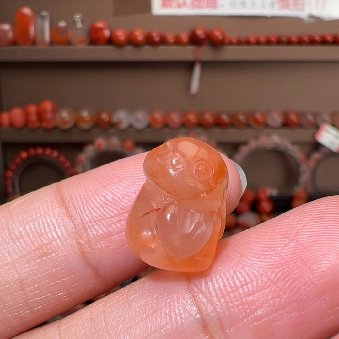 南红玛瑙川料未镶嵌爱心兔