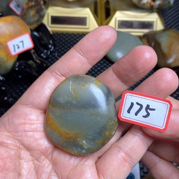 未镶嵌和田玉把件175