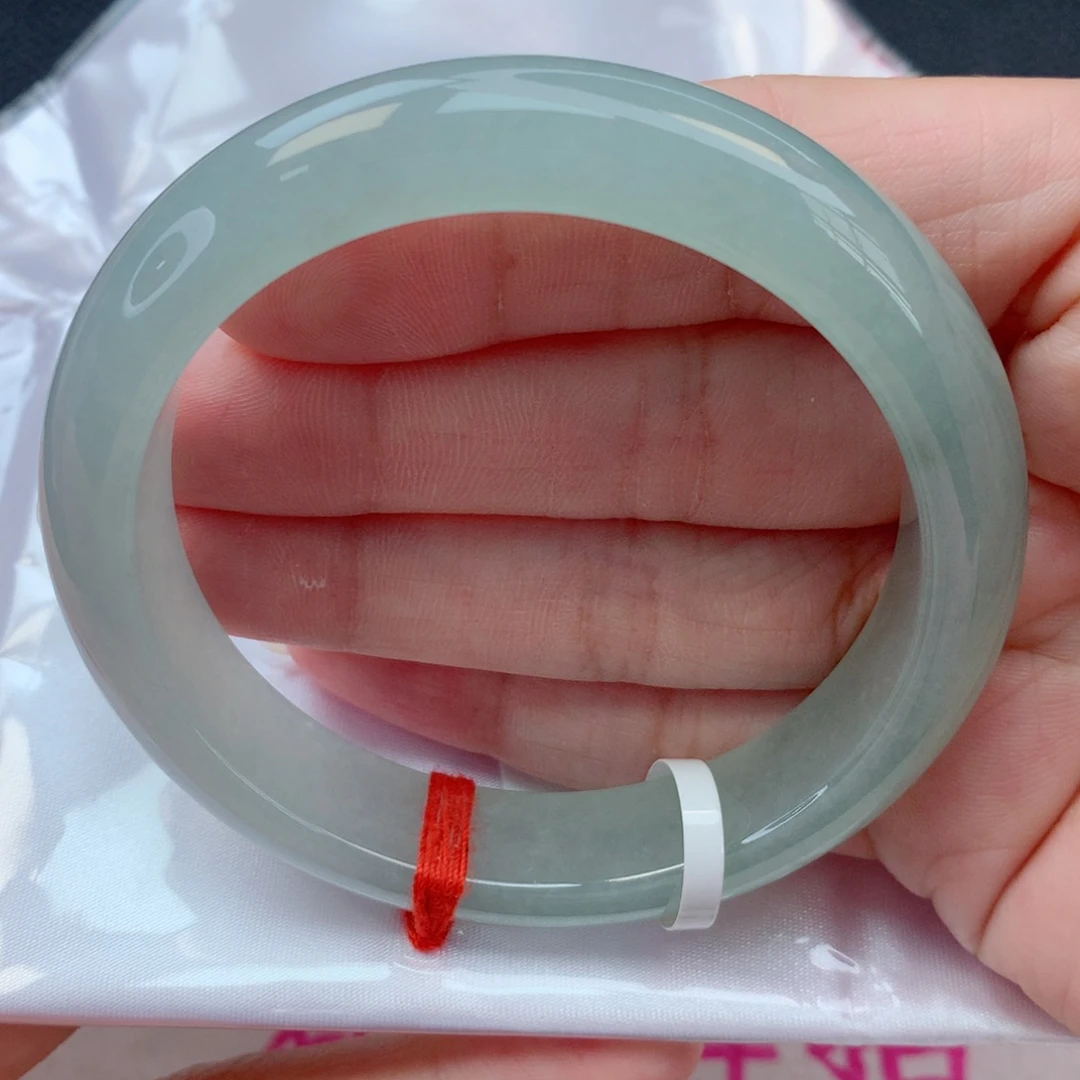 翡翠未镶嵌手镯56圈 糯冰湖水绿胶润完整推荐