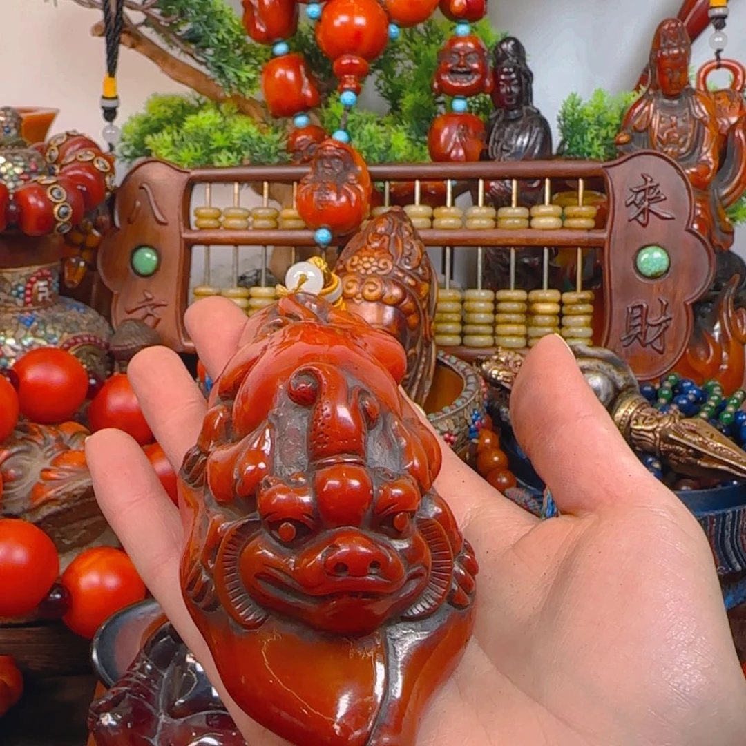 琥珀裸石未镶嵌貔貅