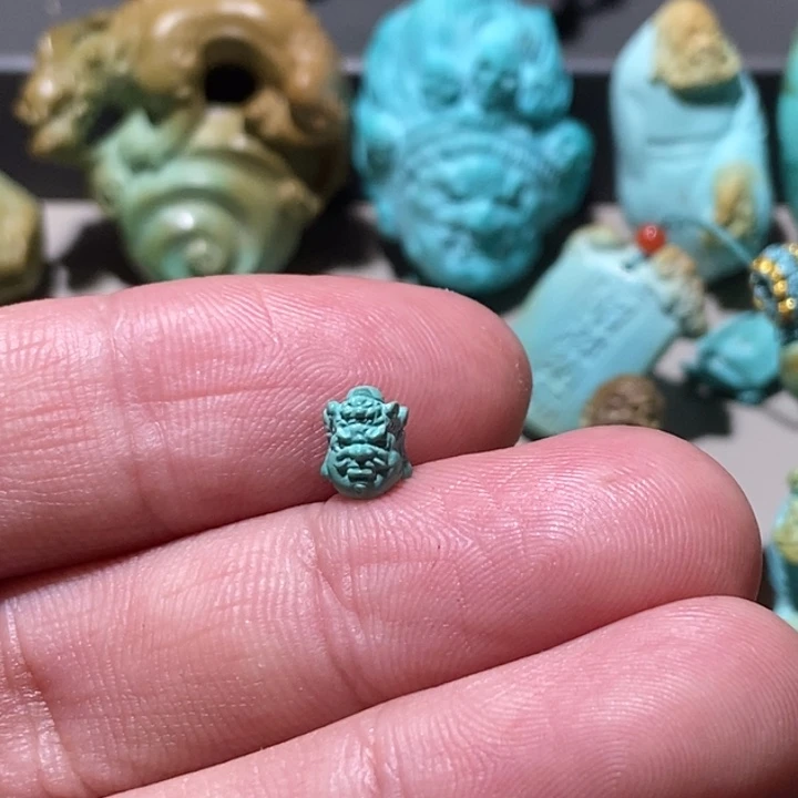 绿松石未镶嵌颈饰