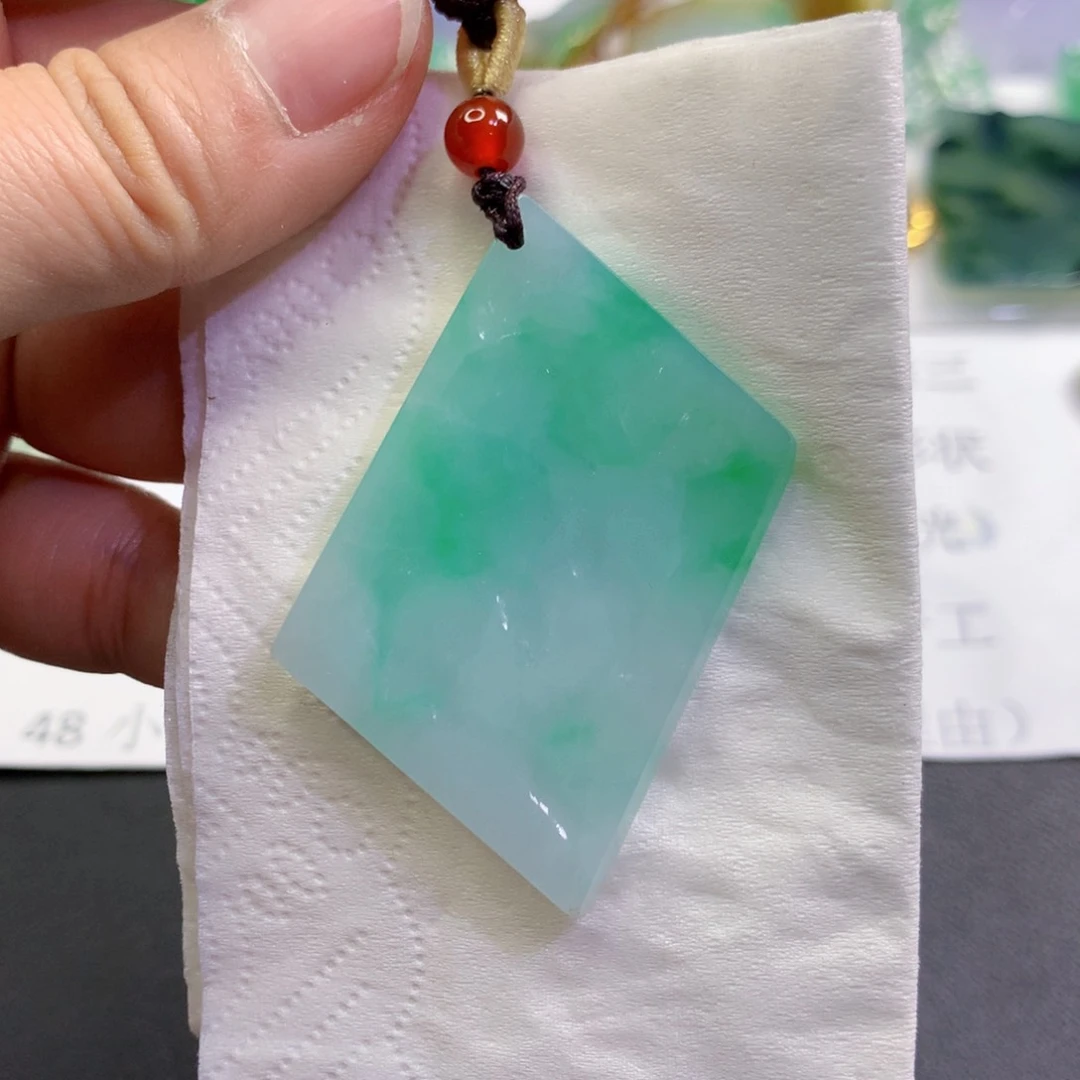 【闪购商品】翡翠吊坠(不含链)未镶嵌