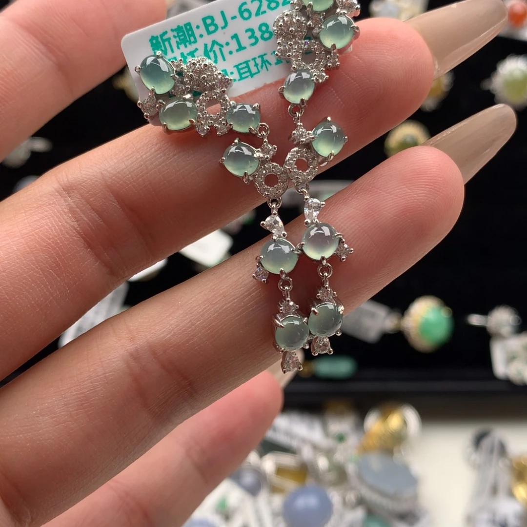 颈饰银S925镶嵌翡翠耳钉