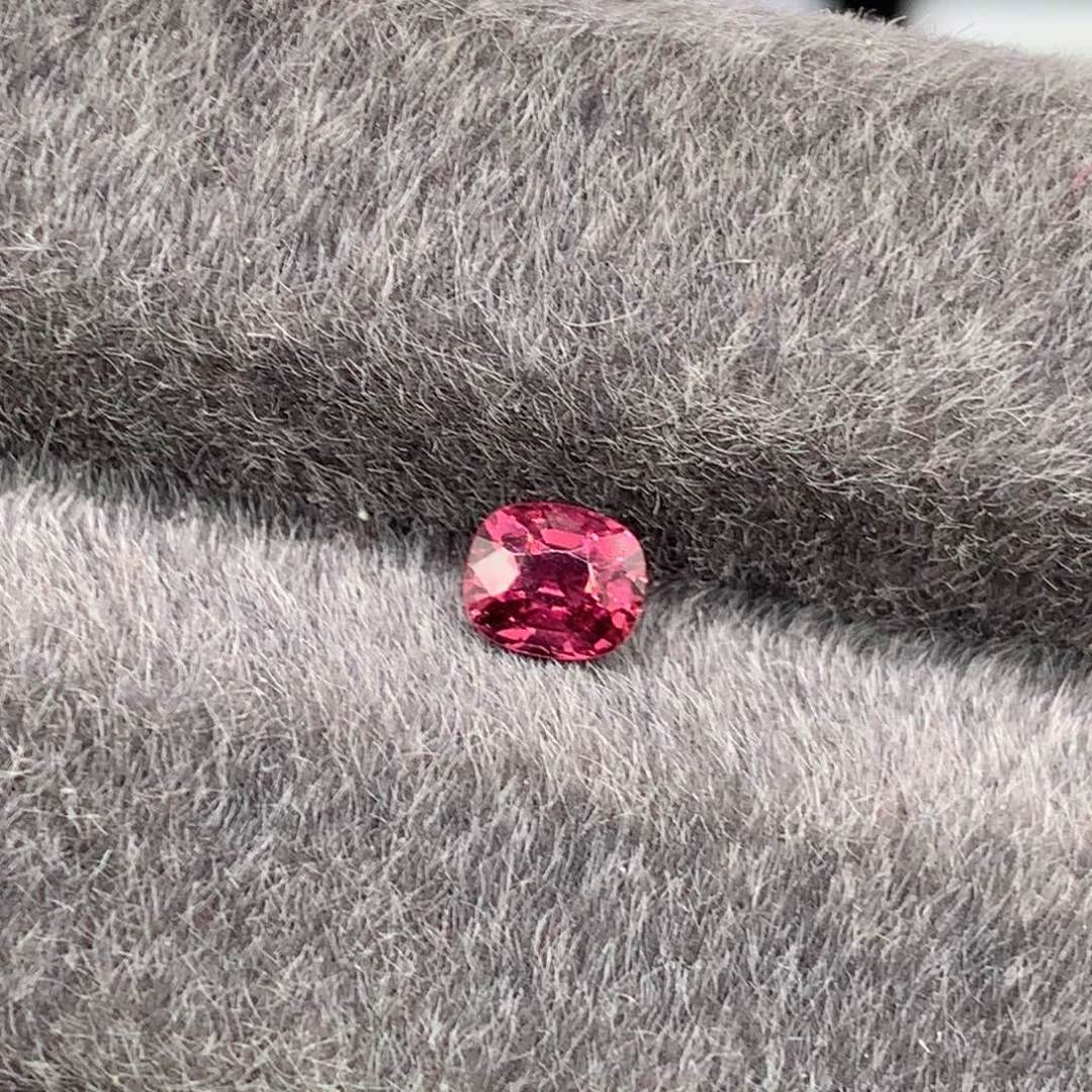 尖晶石裸石0.52克拉