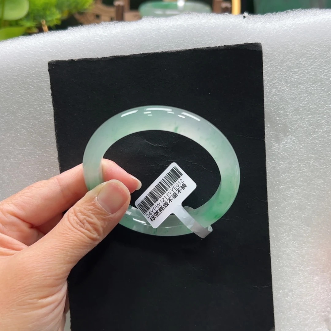 石英质玉手镯未镶嵌➕佳佳555657