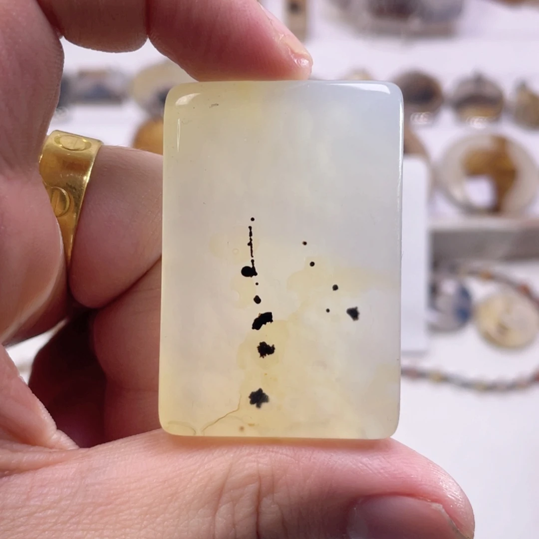 玛瑙/玉髓未镶嵌珠宝奇石