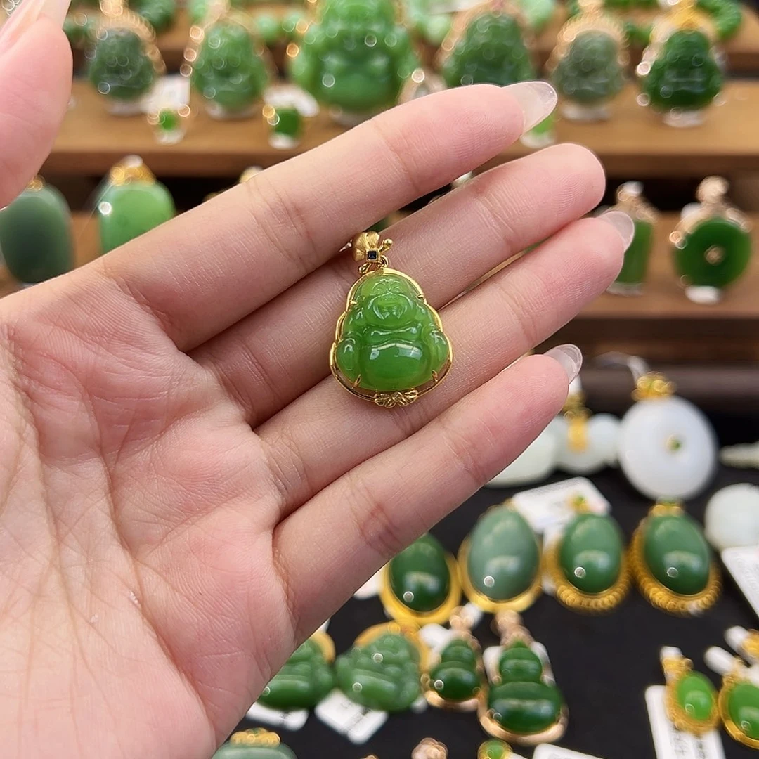 和田玉18K金镶嵌吊坠(不含链)苹果绿佛公17.6mm