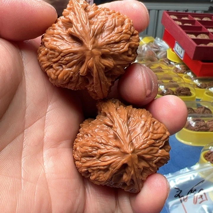 文玩核桃把件?**徐南疆石