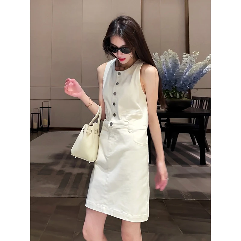 白色无袖牛仔连衣裙质感高级感小个子时尚气质显瘦背心裙子女夏季
