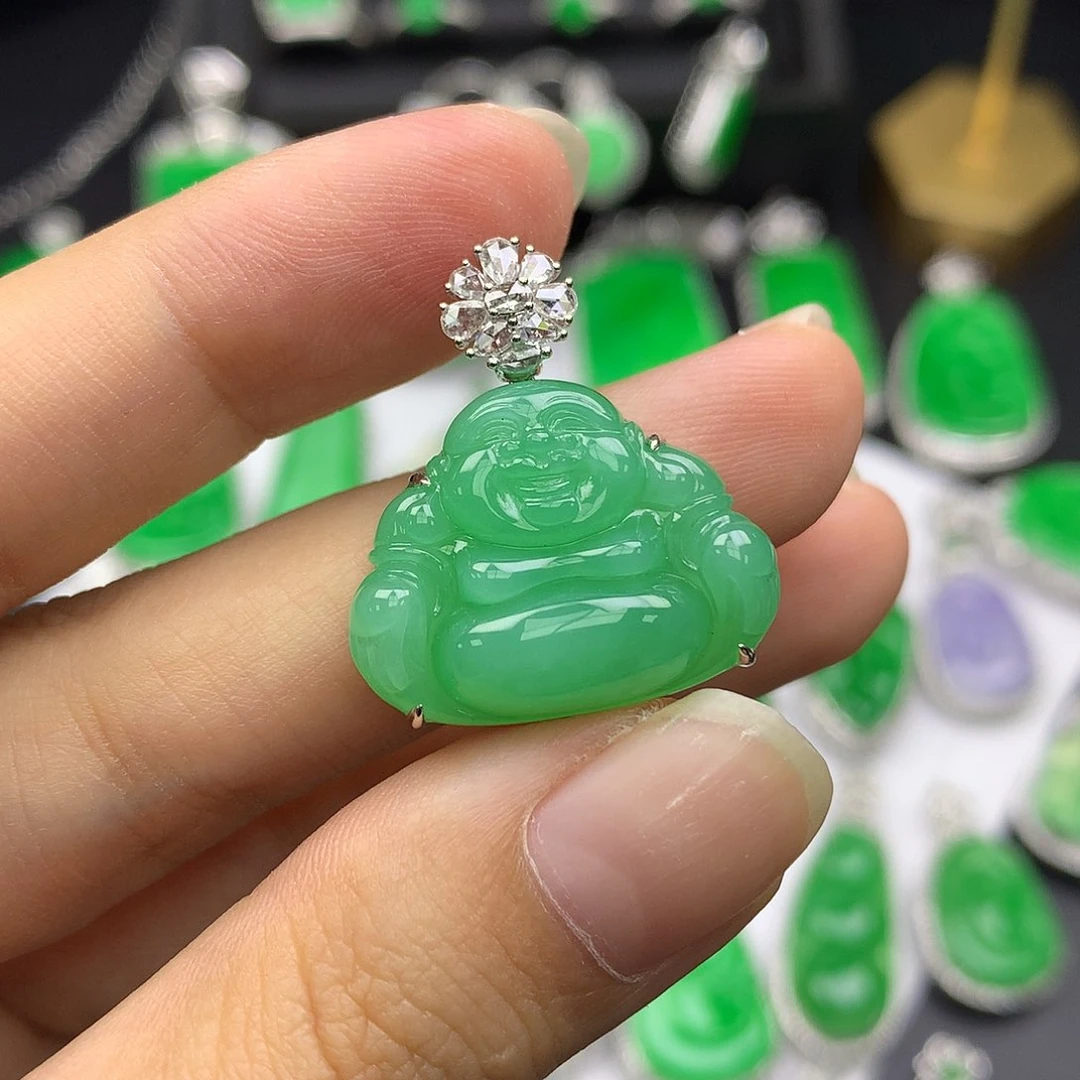 翡翠18K金镶嵌颈饰