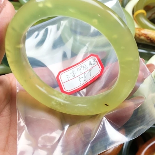 蛇纹石玉手镯未镶嵌沐*曦