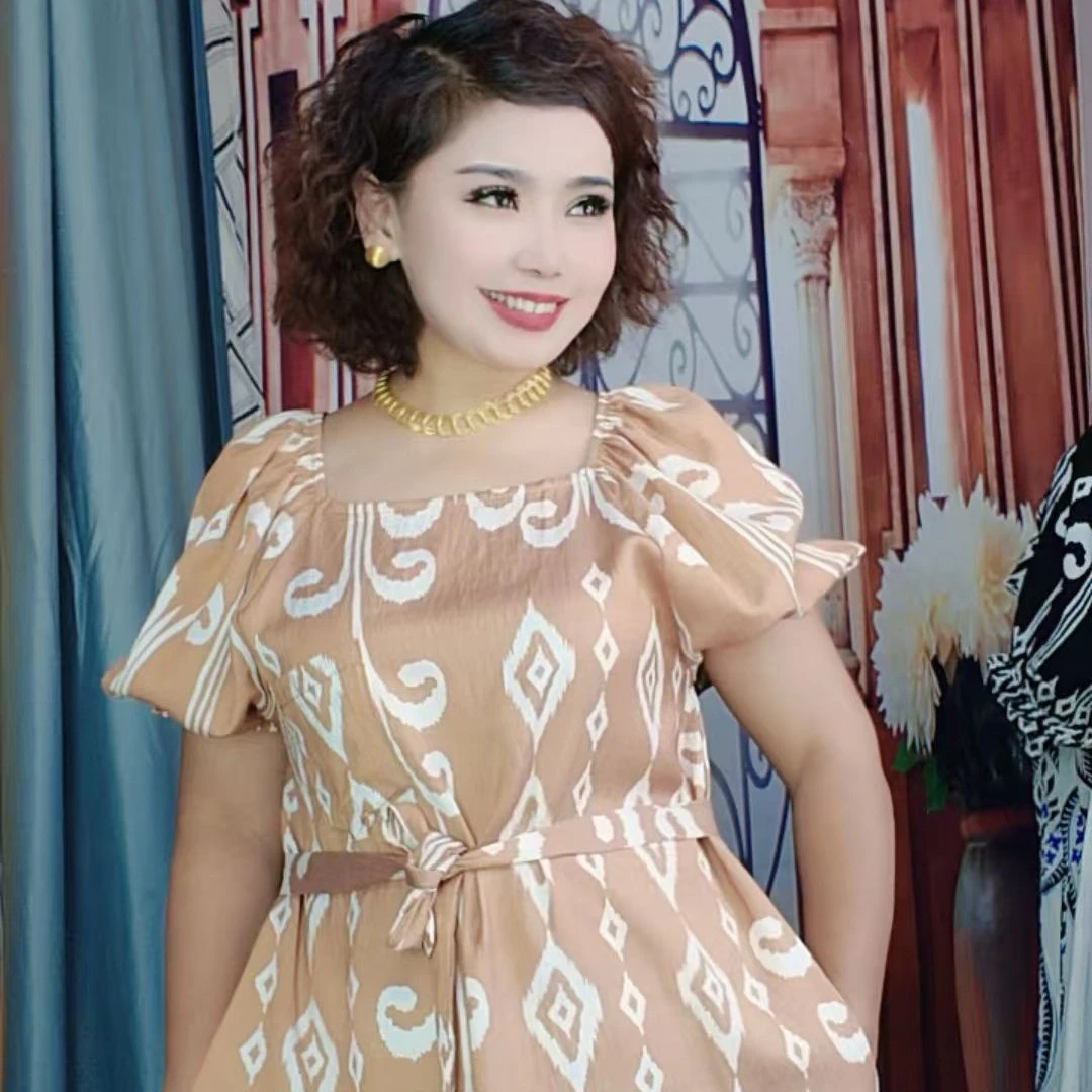 0004  女士漂亮的裙子。