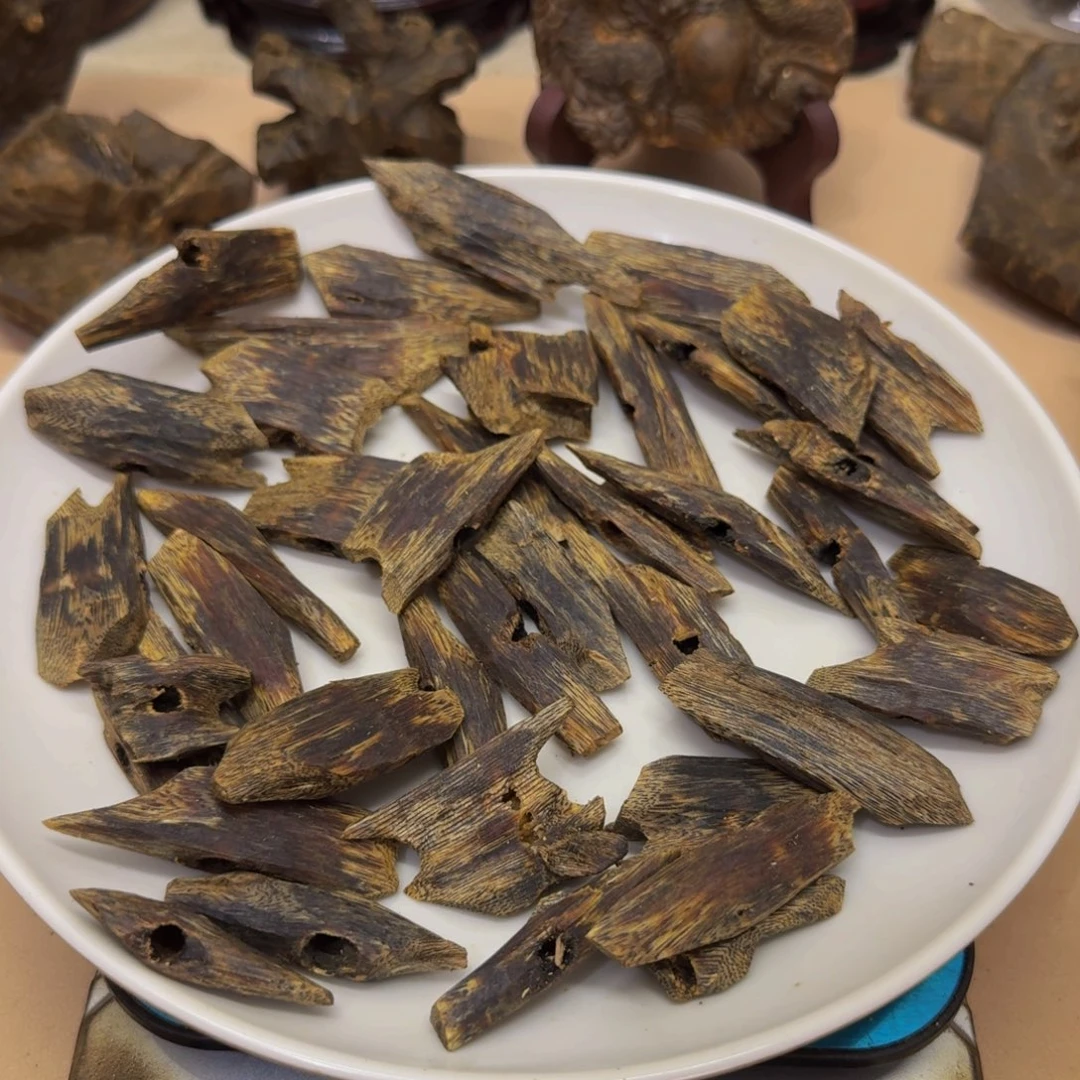 追***梦沉香沉香碎屑汝湖高油块料101克