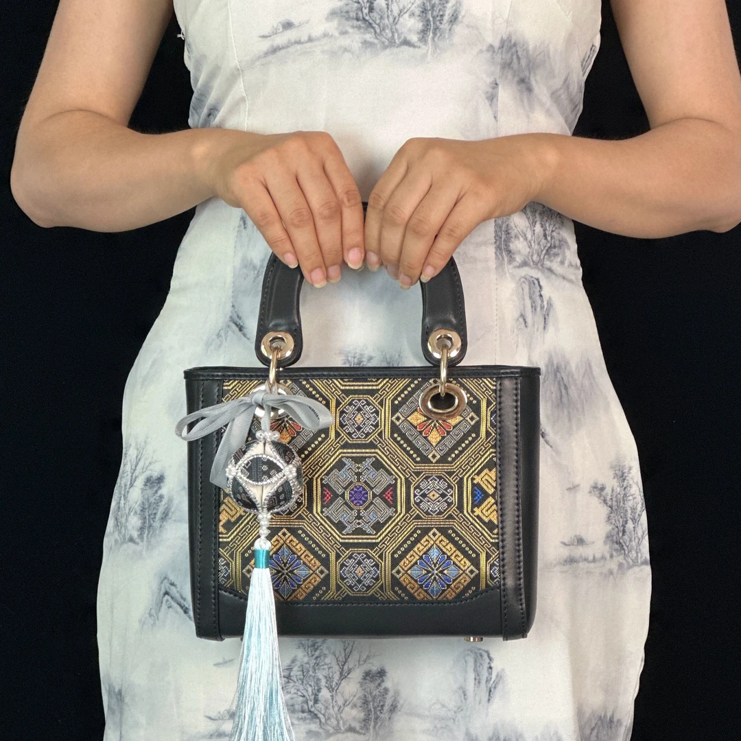 【送绣球+礼盒】广西非遗壮锦精致戴妃包百搭立体有型手拿斜挎包