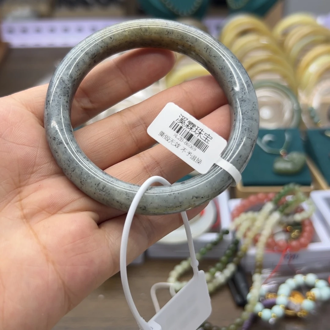 和田玉手镯未镶嵌58.5圈围351