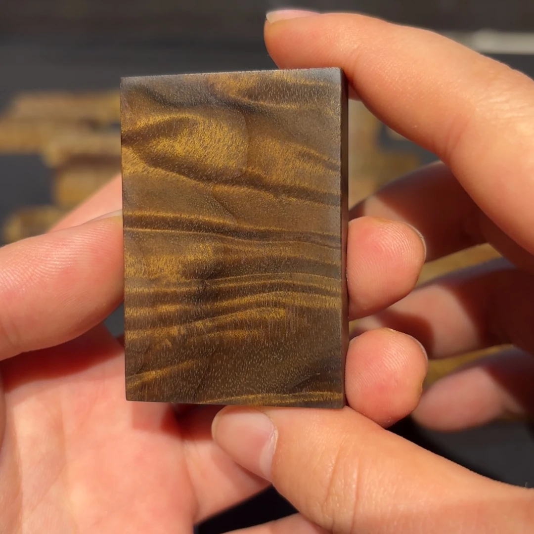 髙***泉金丝楠木无事牌材料