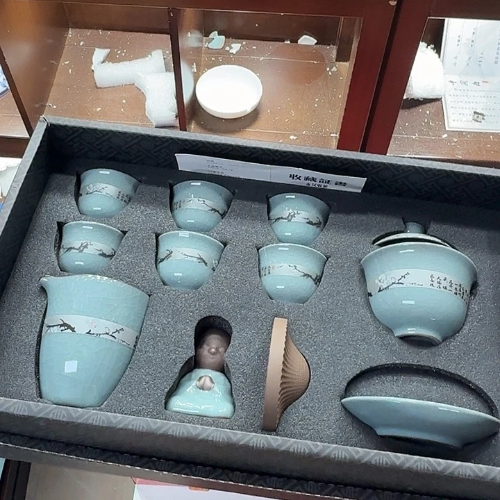 孤品茶具套装等。