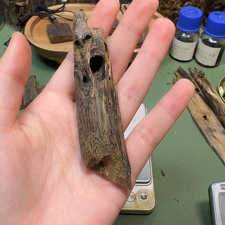 沉香沉香碎屑海南高端红油白棋树心油老料10.6克