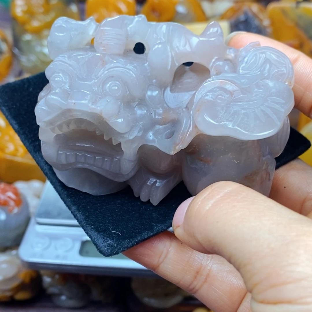 未镶嵌石英质玉（黄龙玉）颈饰