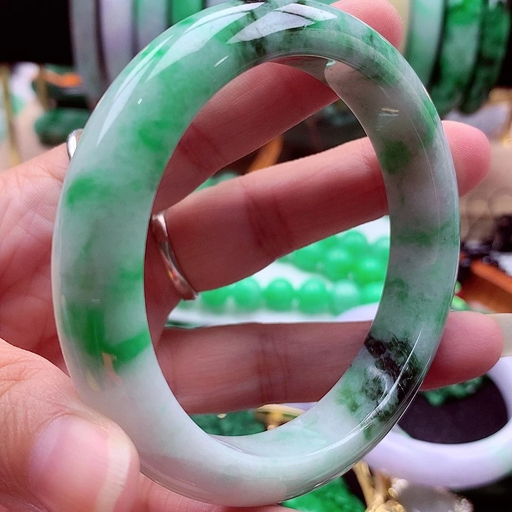翡翠未镶嵌手镯翡翠