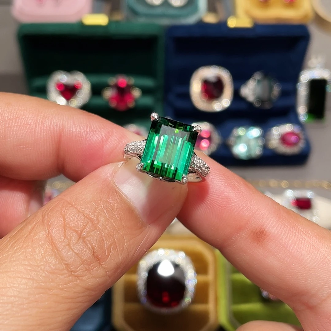 18K金镶嵌碧玺戒指6.31ct
