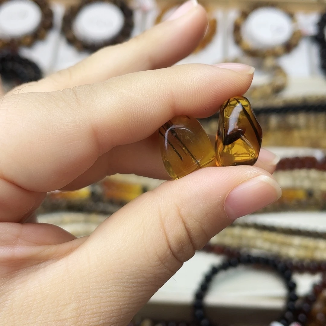 青***蓝琥珀未镶嵌裸石大